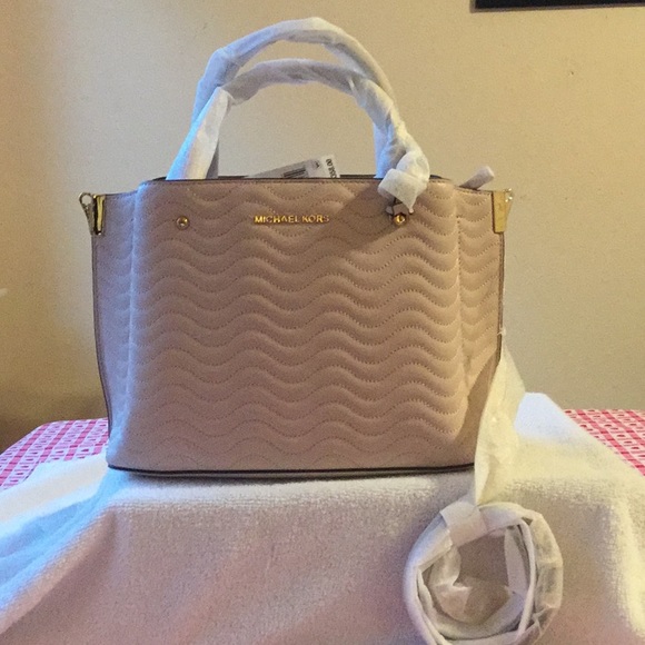 💥MICHAEL KORS ARIELLE SATCHEL💥 - Picture 3 of 8